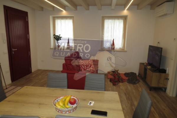 zona giorno - UNIFAM. AFFIANCATA CARRè (VI)